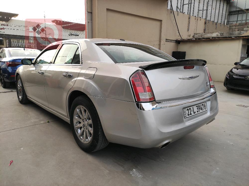کرایسلەر 300
